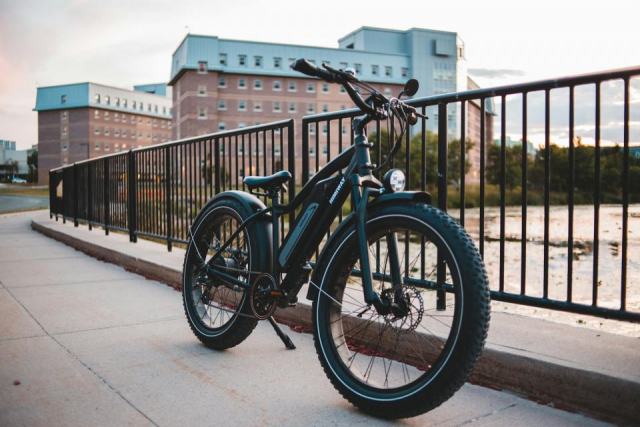 Vélo électrique nature et découverte : batteries de remplacement et service de reconditionnement