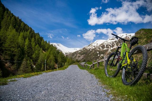 Chargeur vélo électrique : sélection complète et conseils d'utilisation Chargeur vélo électrique : sélection complète et conseils d'utilisation